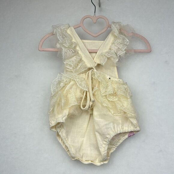 Newborn Infant Baby Girl 3D Flower Crochet Lace Romper Bodysuit Ruffle 12-18 Mon - Picture 11 of 12